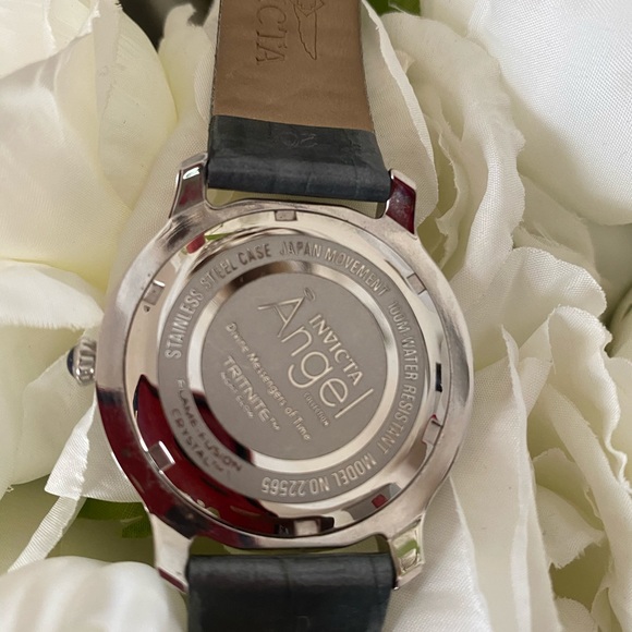 Invicta Angel - Picture 5 of 6